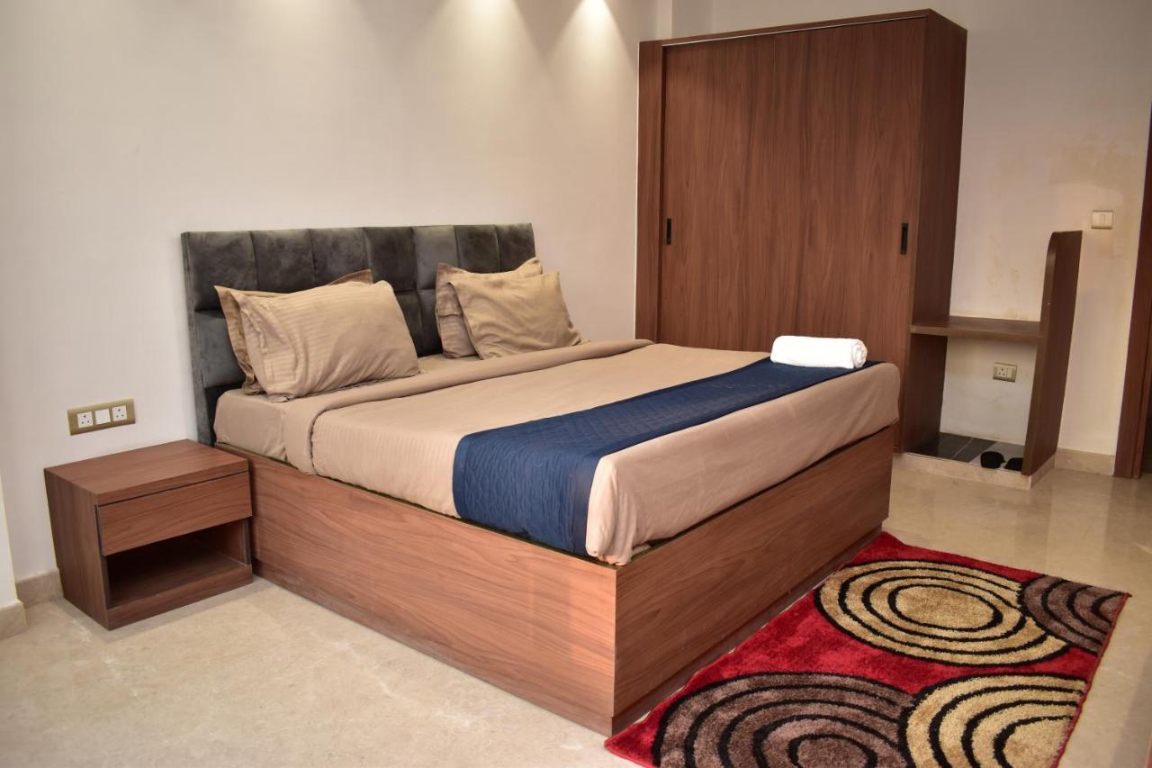 Qotel Hotel Signature Bnb-Ashok Vihar Nuova Delhi Esterno foto