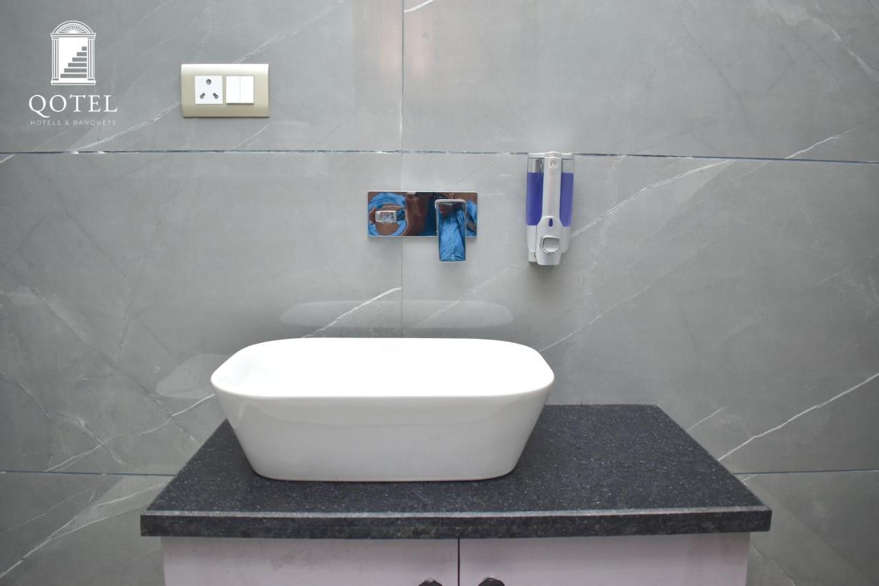 Qotel Hotel Signature Bnb-Ashok Vihar Nuova Delhi Esterno foto